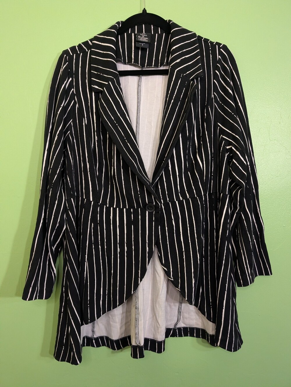 🖤 Disney Tim Burton’s The Nightmare Before Christmas Pinstripe Suit Set Sz 1/2 - Picture 3 of 15